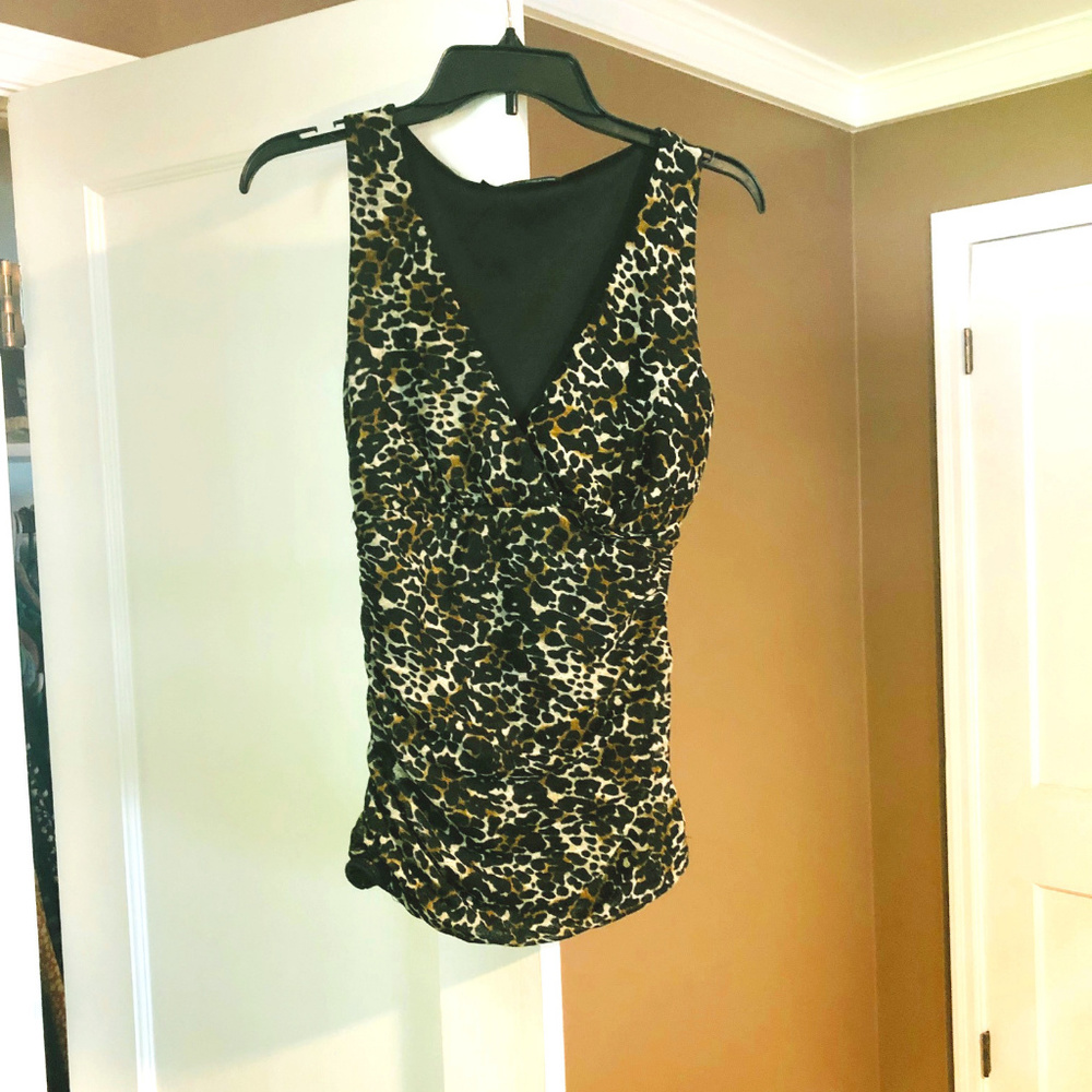 Women's/Juniors Sleeveless Blouse
